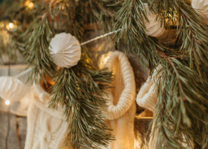 Sustainability and Style: The Benefits of Artificial Christmas Garlands